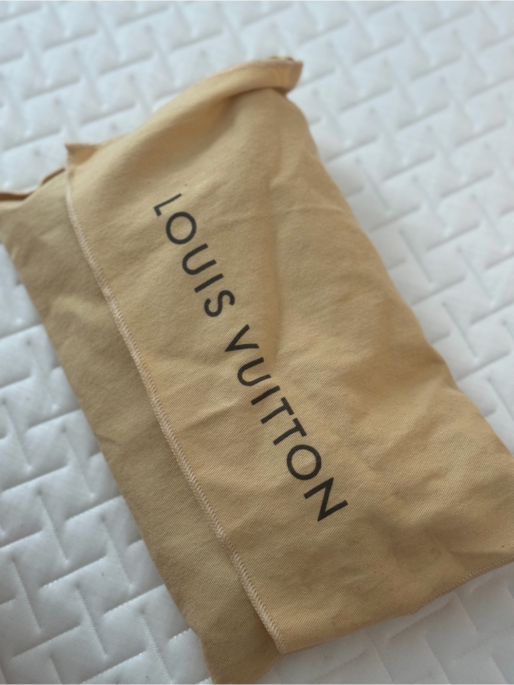 Louis Vuitton Brown Monogram Crossbody with Gold Chain - Picture 2 of 4